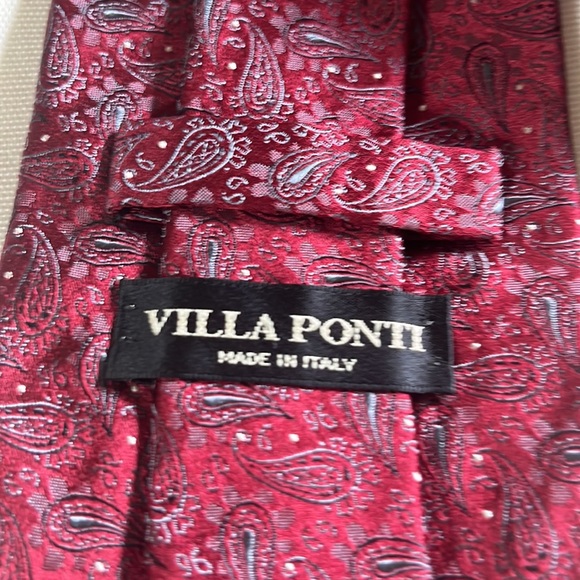 Villa Ponti Silk Necktie. Red with silver paisley pattern - Picture 3 of 4